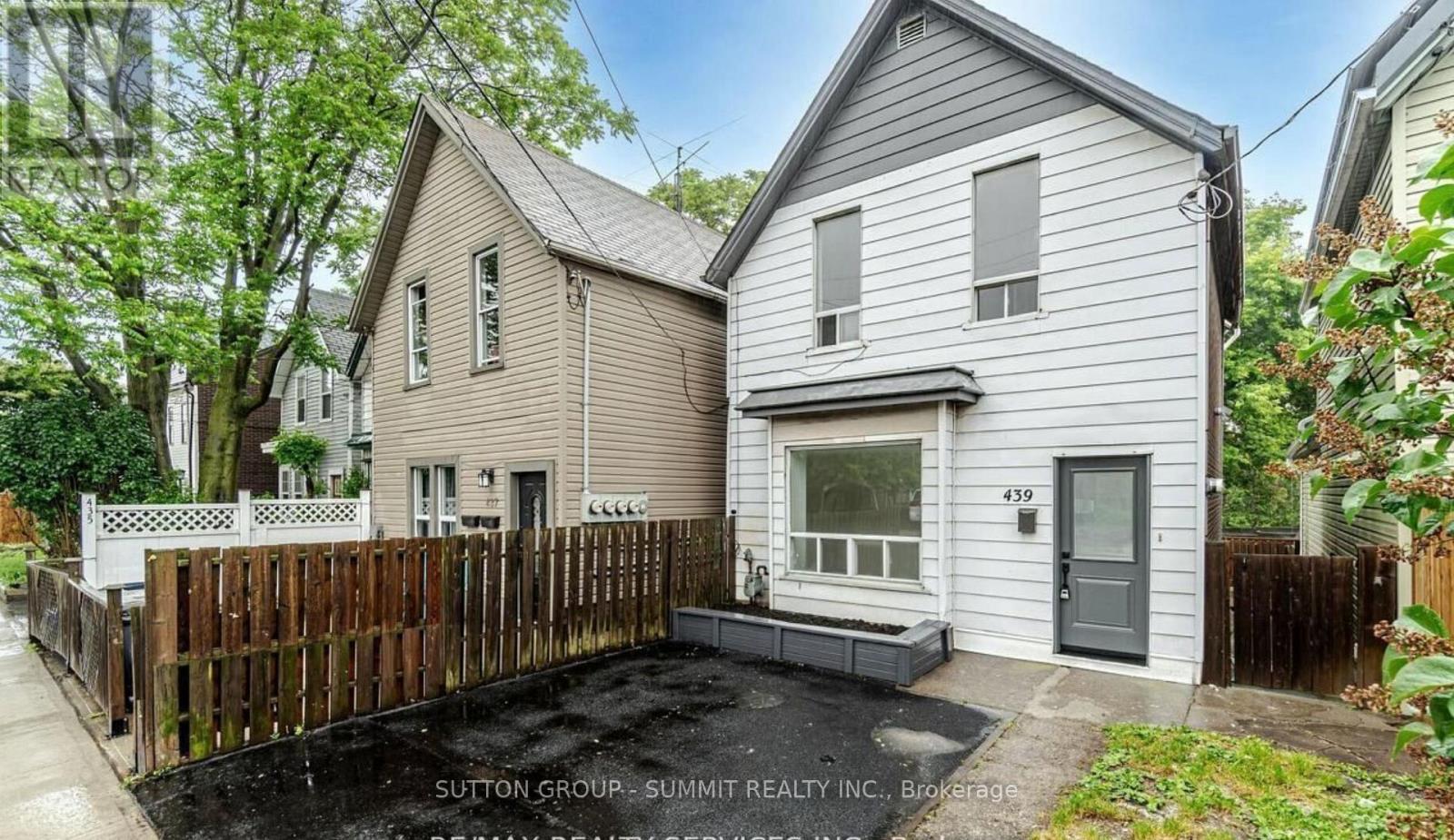 439 FERGUSON AVENUE N - 23