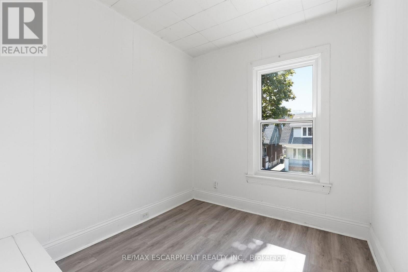 41 BARNESDALE AVENUE N - 19