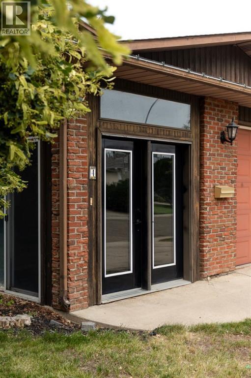 4 Greenwood Court SW - 1