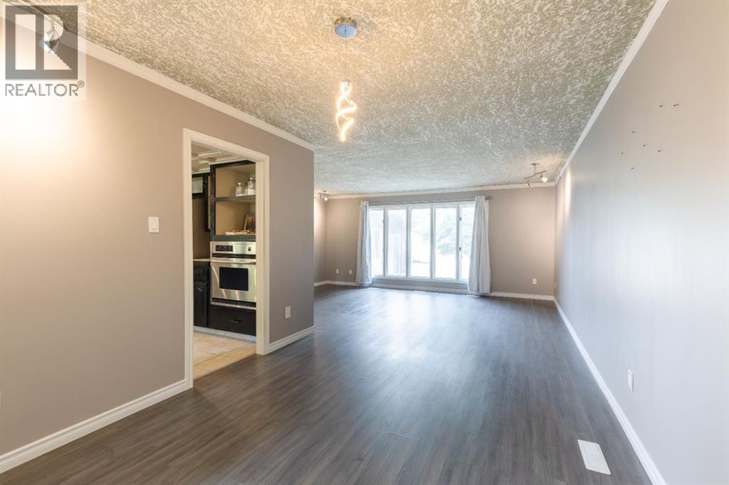 4 Greenwood Court SW - 11