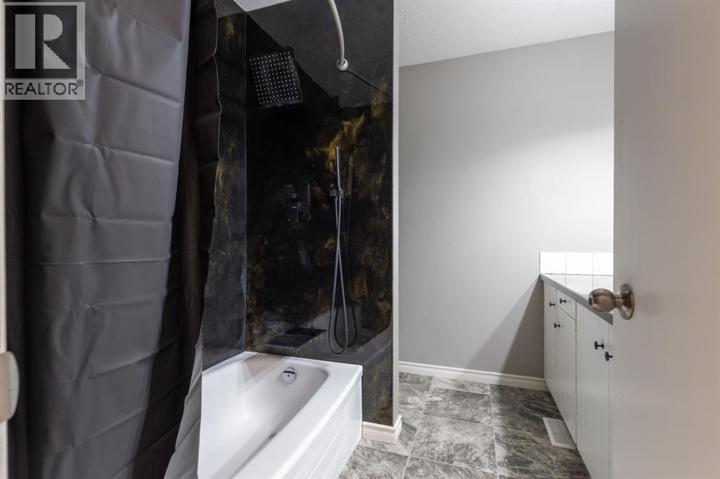 4 Greenwood Court SW - Image 35