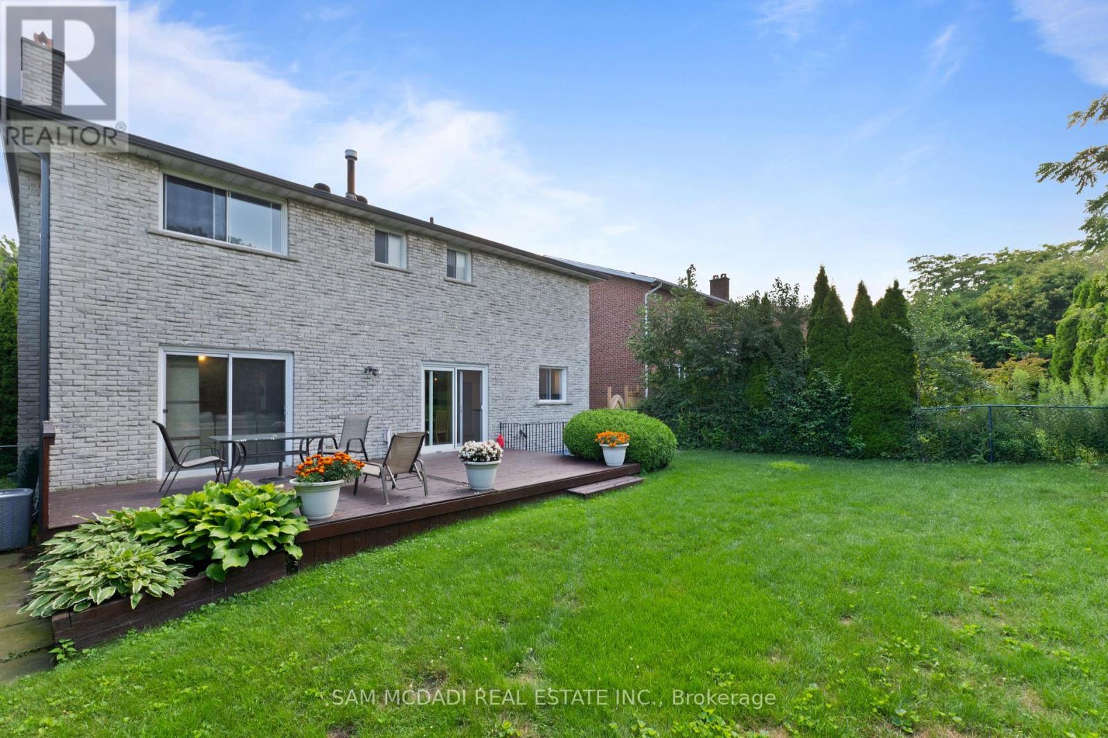 1077 SAGINAW CRESCENT - Image 44