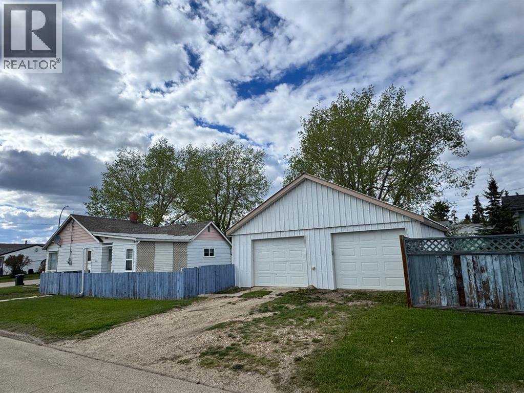 10616 104 Avenue, Fairview — photo 2
