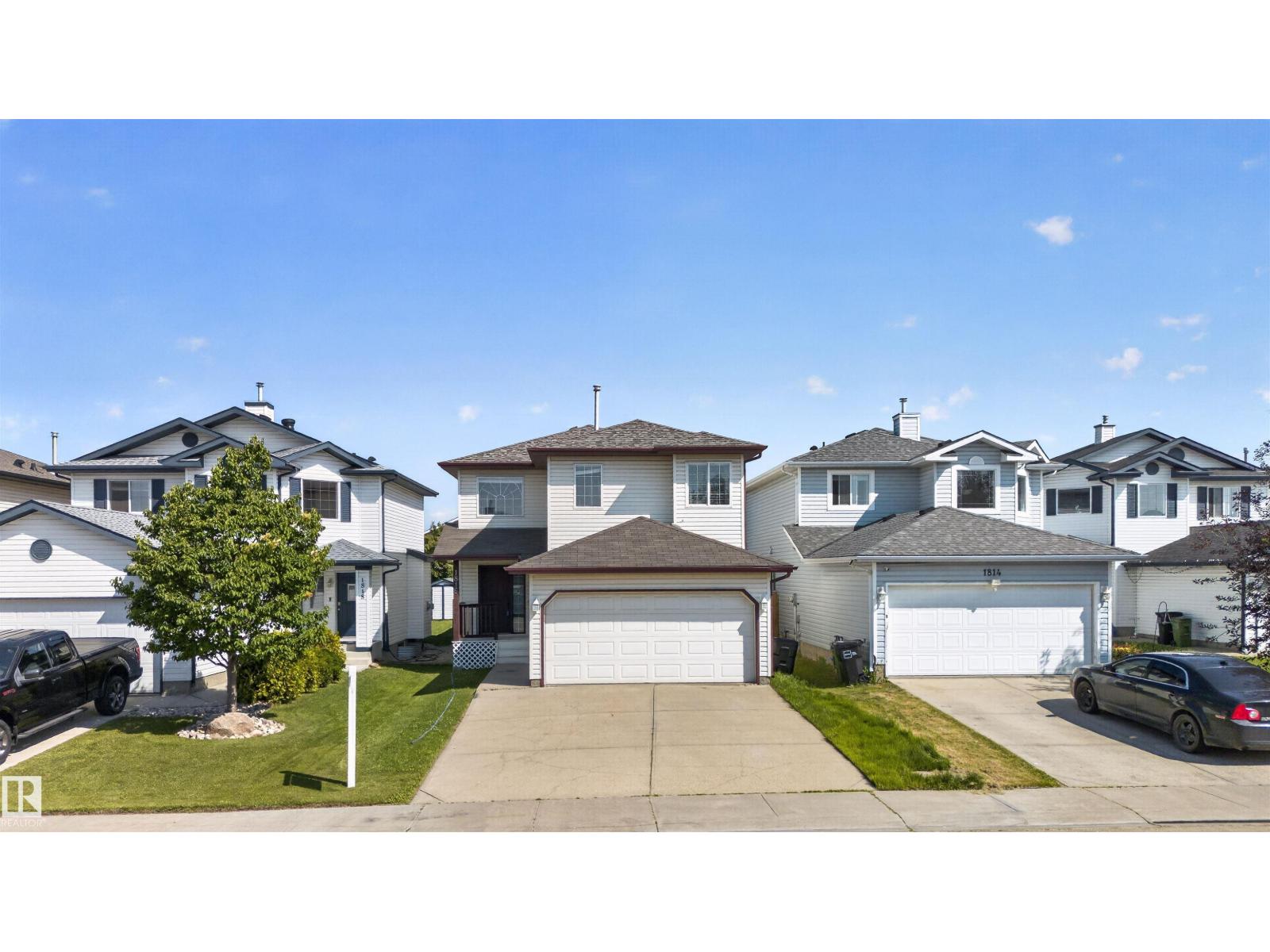 1816 36 AV NW, Wild Rose, Edmonton photo 1
