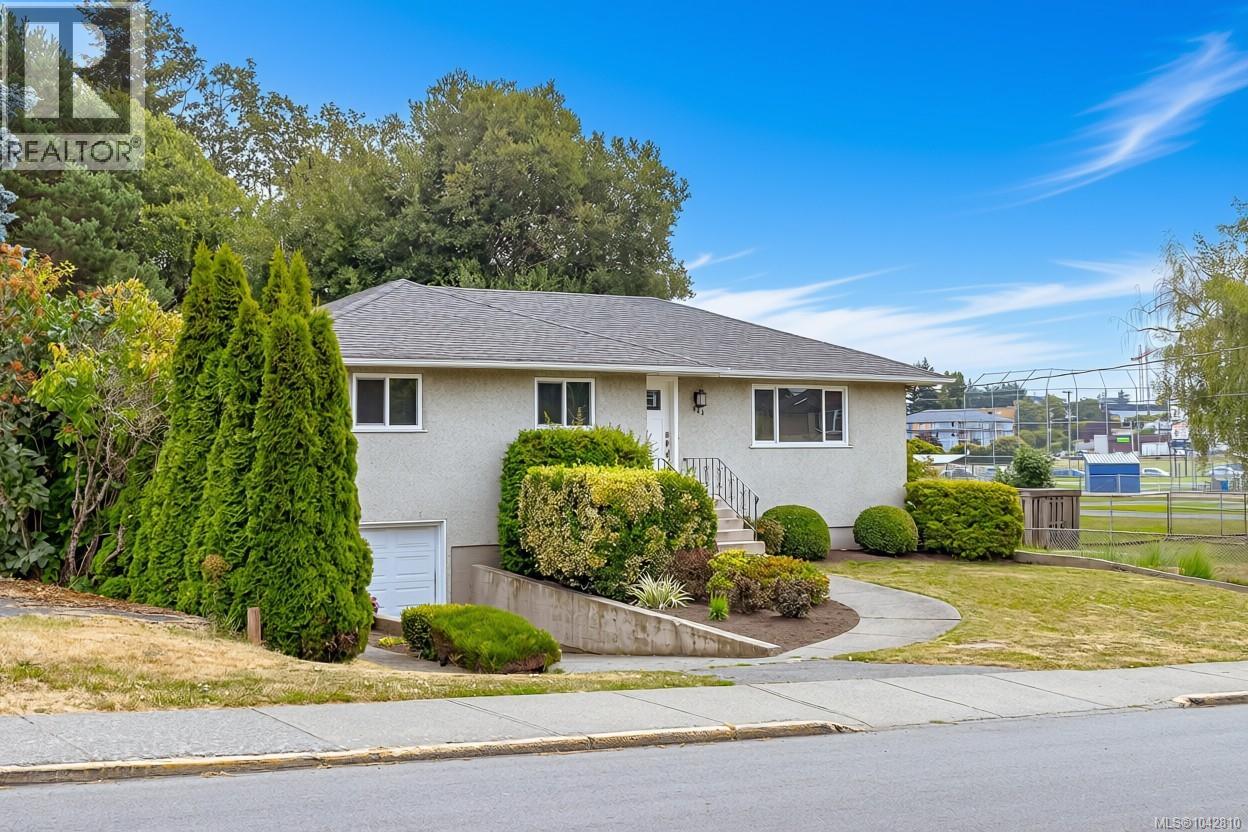 883 Lampson St - 5