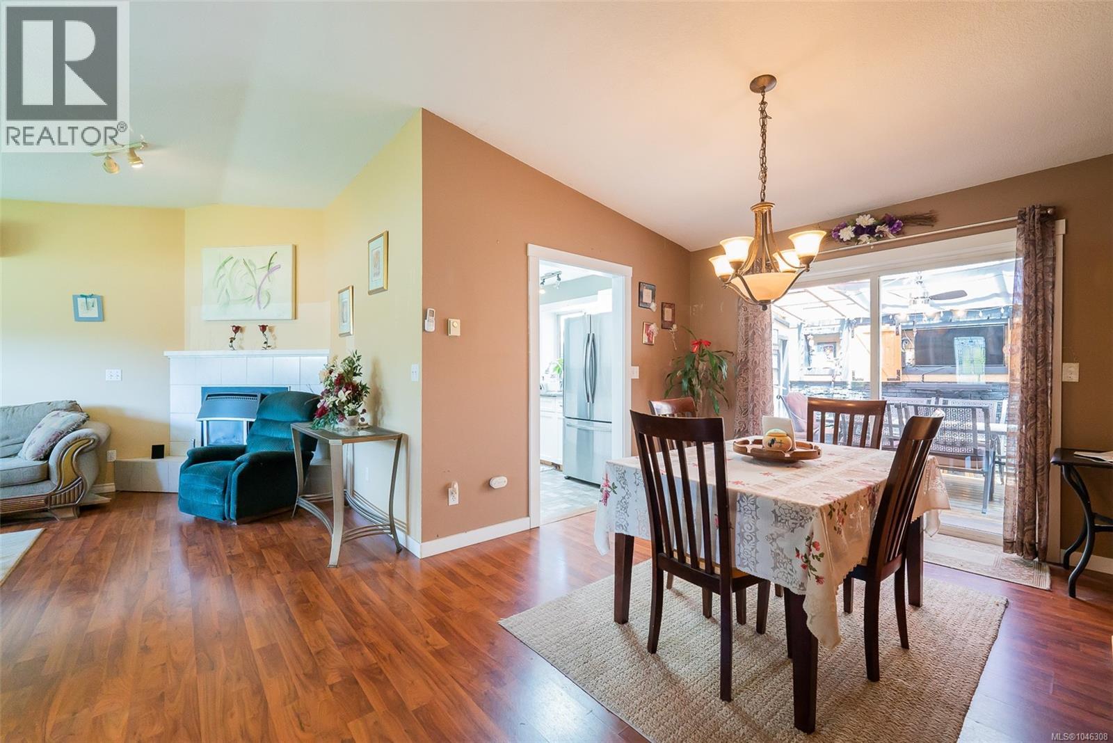 2446 Divot Dr - 8