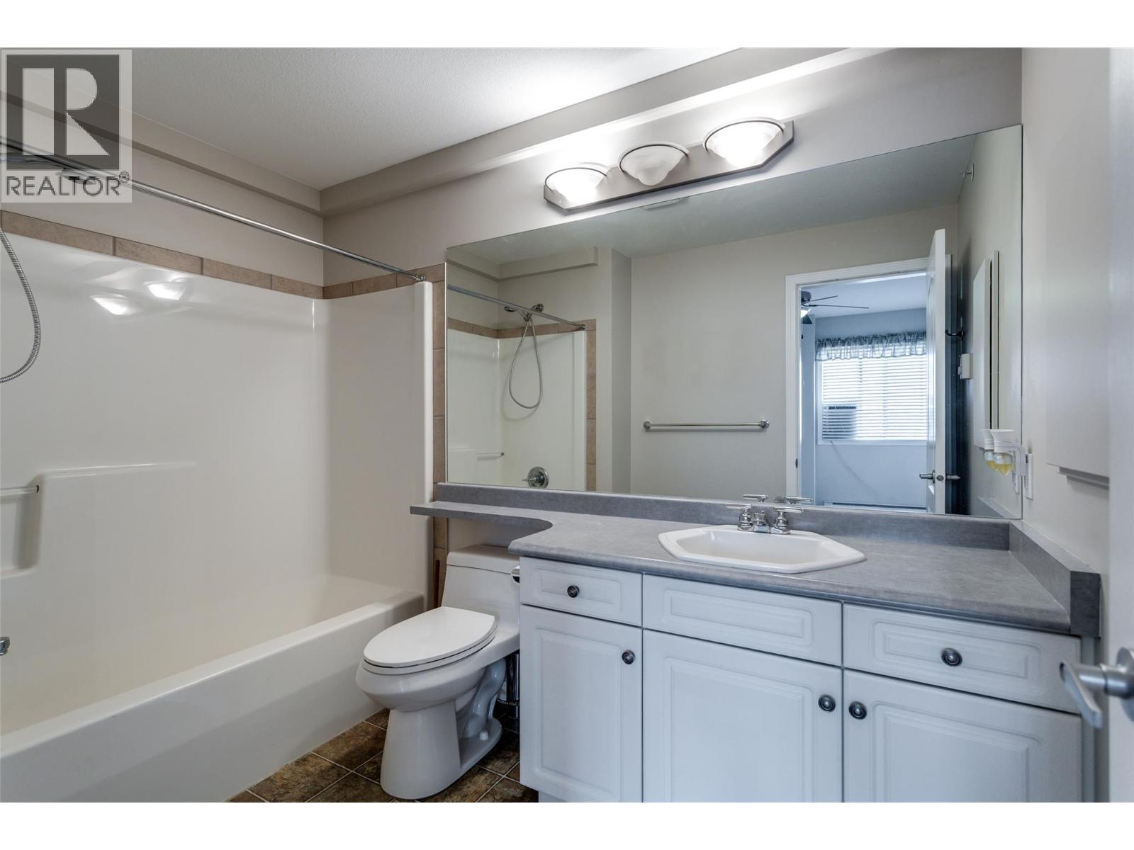 #401 1962 Enterprise Way - 23