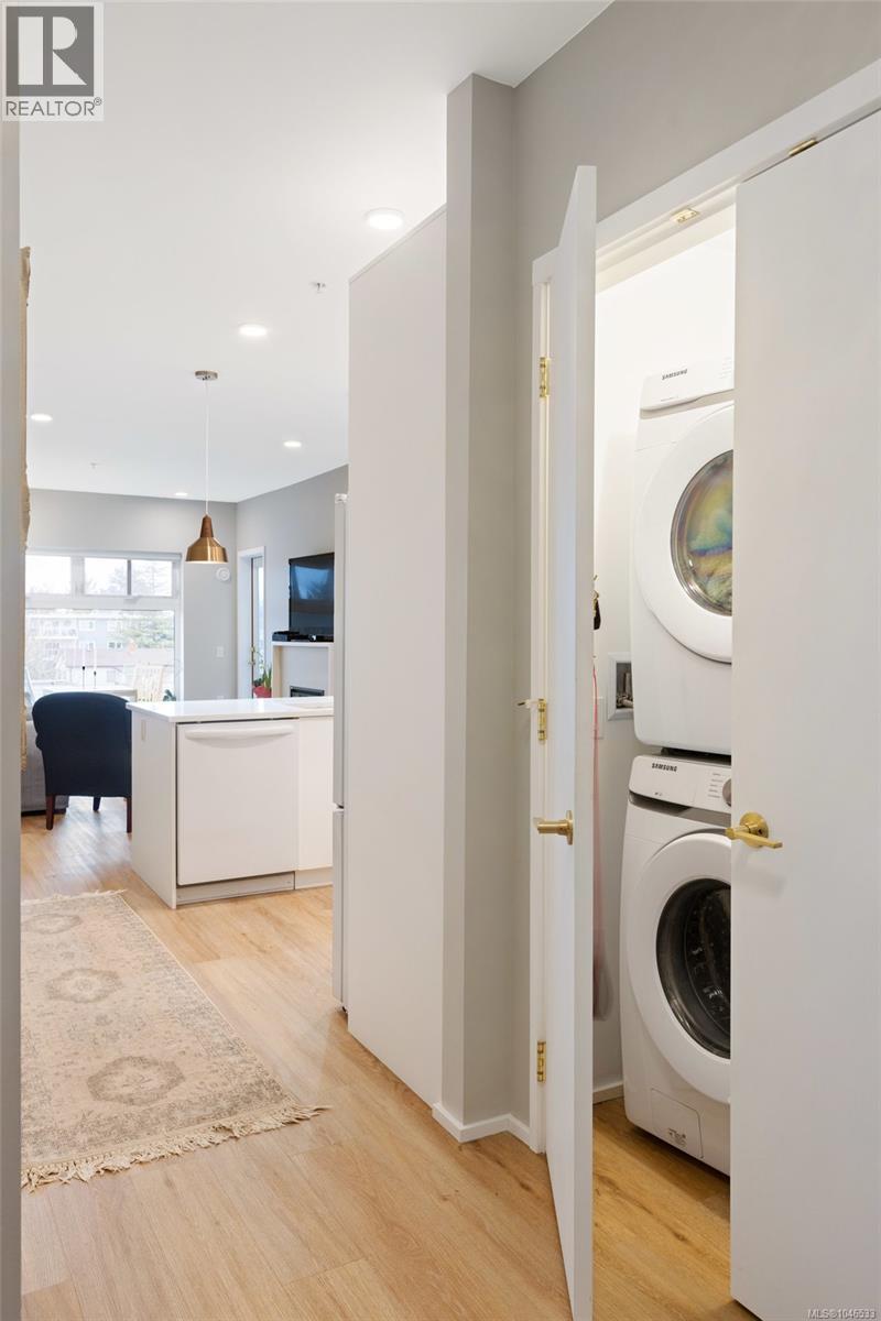 #303 2348 Beacon Ave - 16