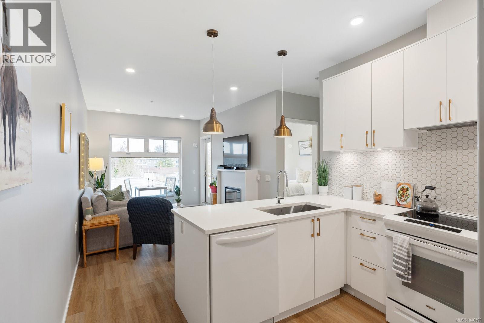 #303 2348 Beacon Ave - Image 7