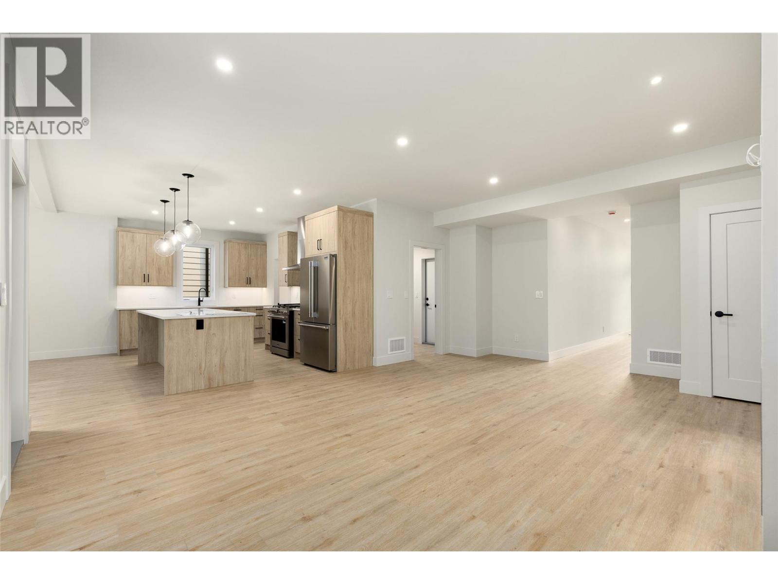 908 Bull Crescent, Kelowna