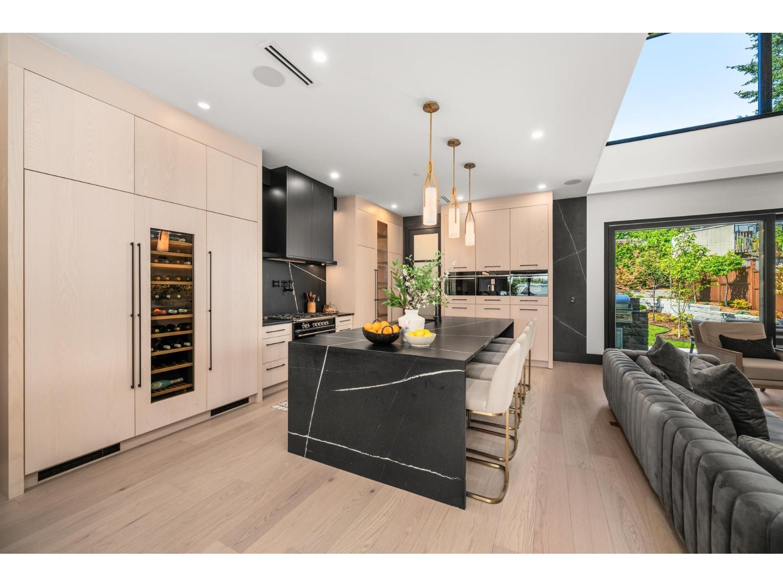 1265 KENT STREET, White Rock