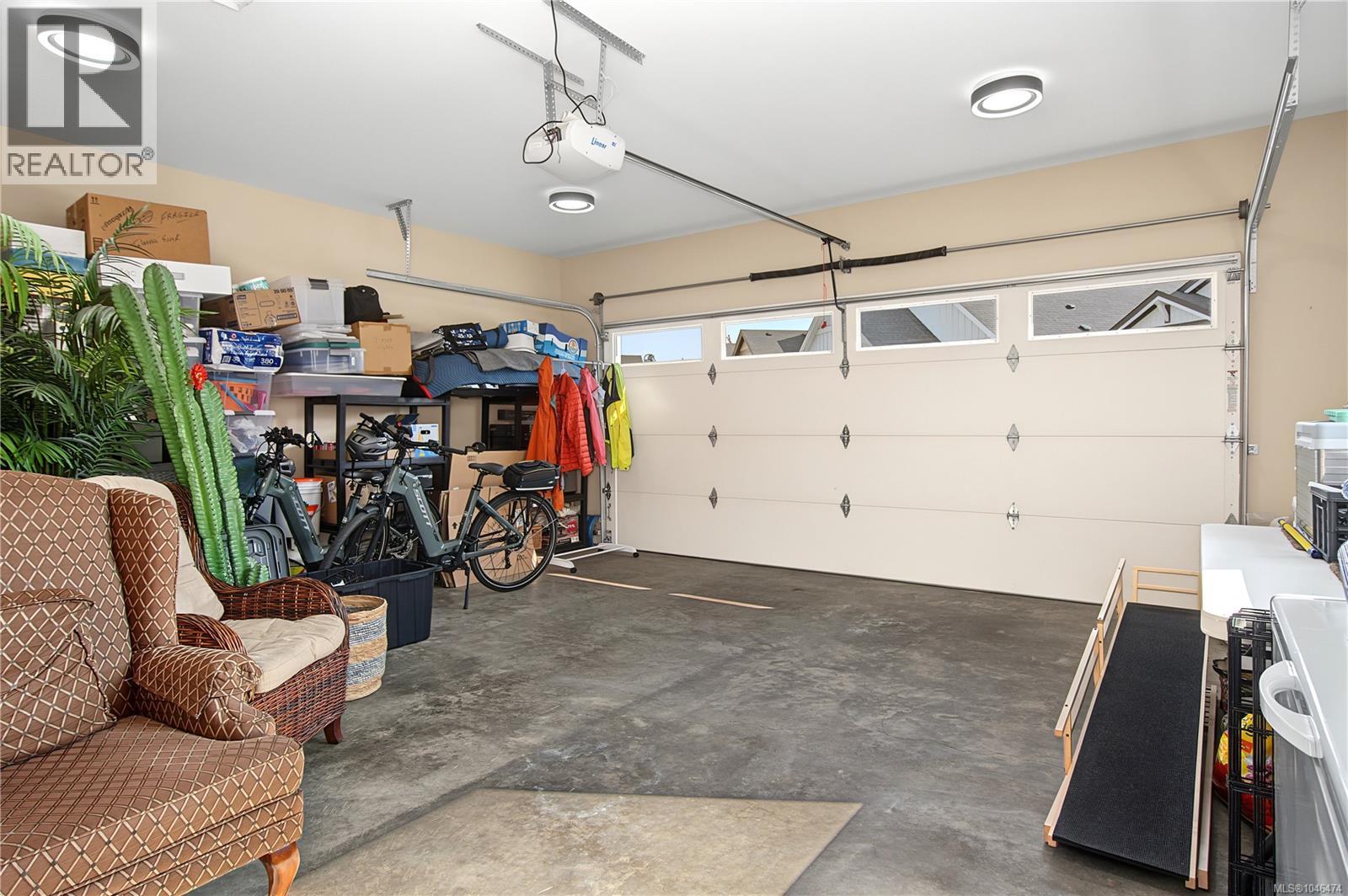 743 Briarwood Dr - 36