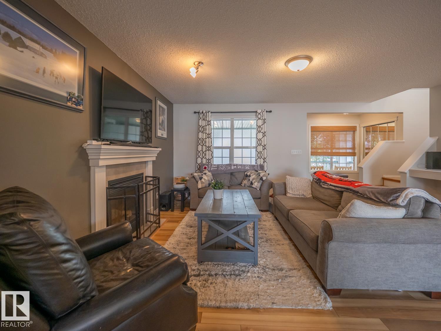 12124 17 AV SW - 2