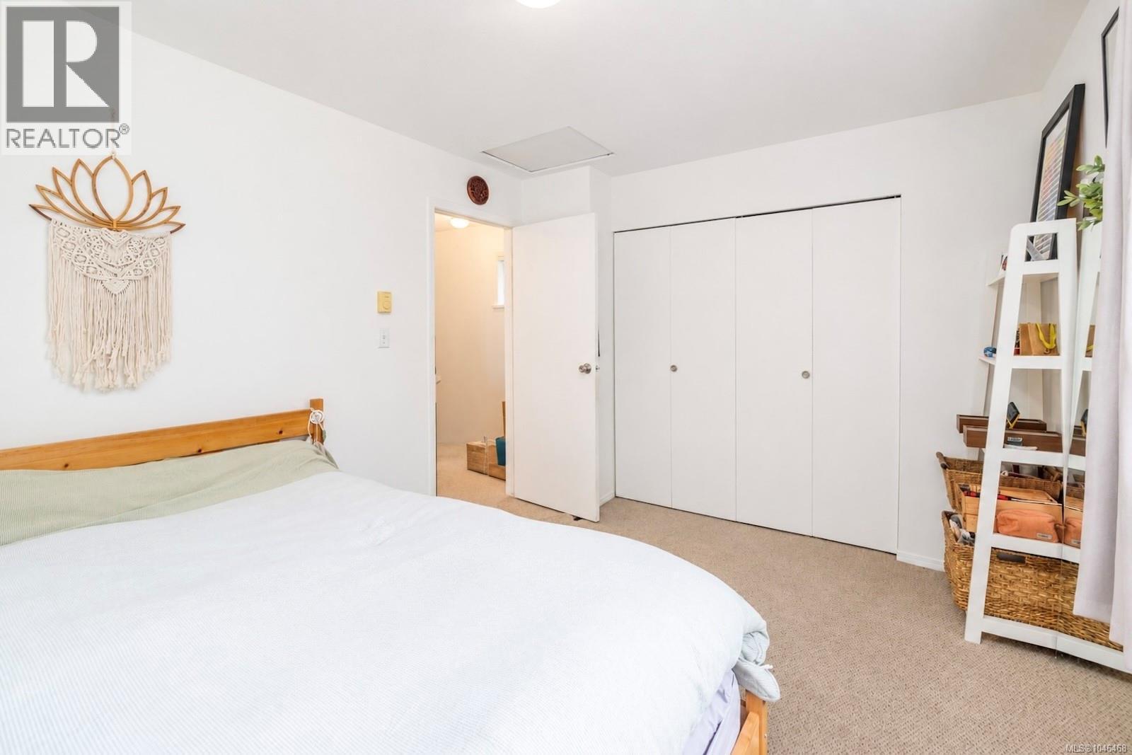 #7 595 Gibson St - 19