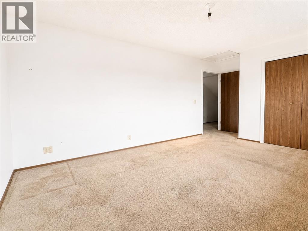88 Castleglen Way NE - 17