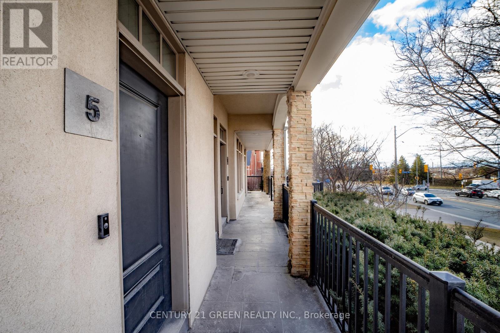 #5 3071 CAWTHRA ROAD - 17