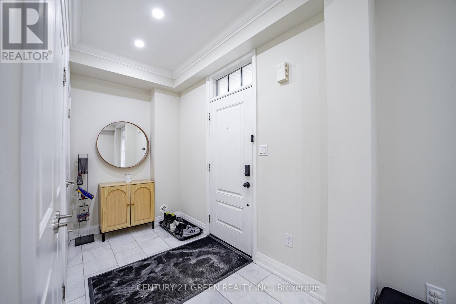 #5 3071 CAWTHRA ROAD - 18
