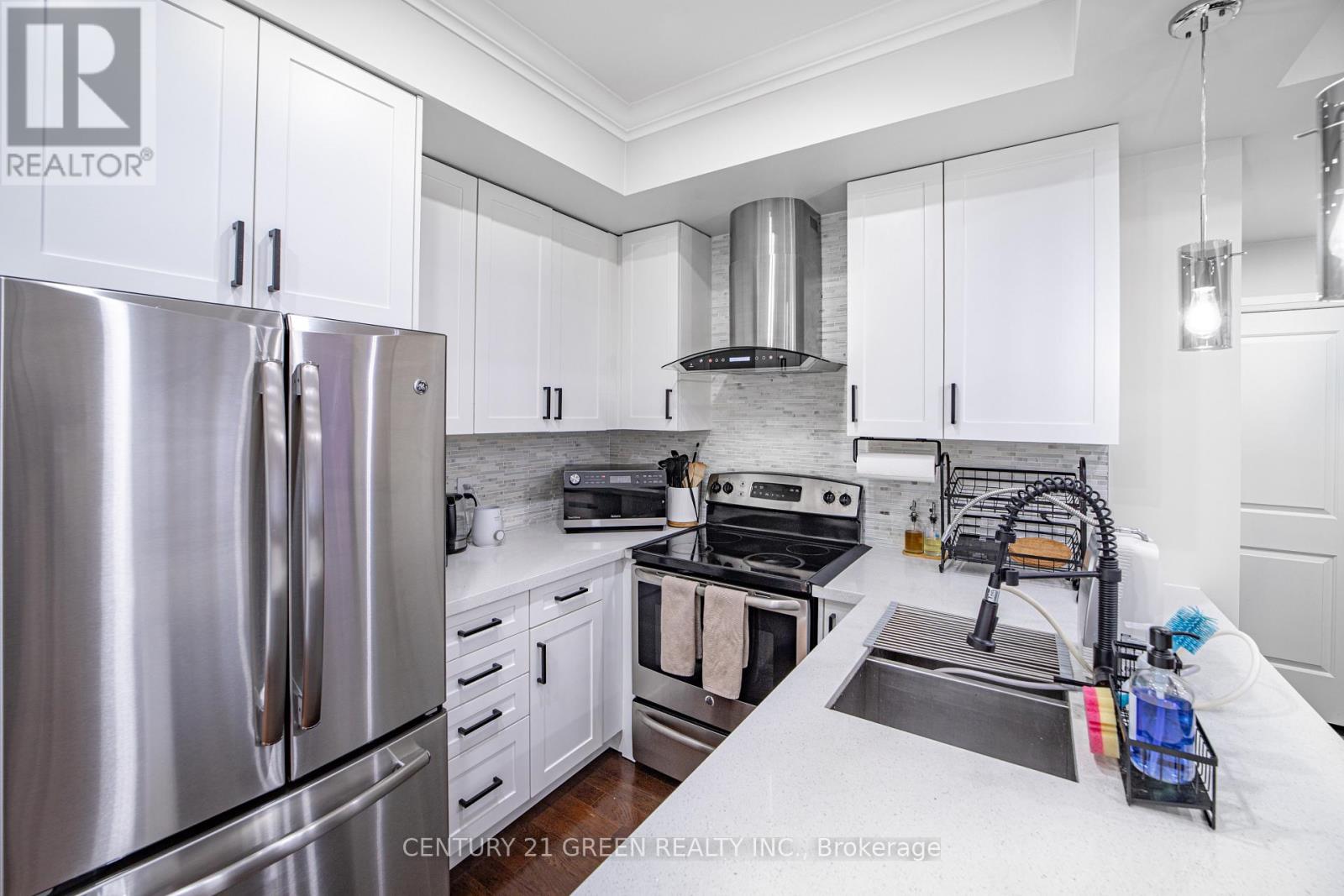 #5 3071 CAWTHRA ROAD - 31