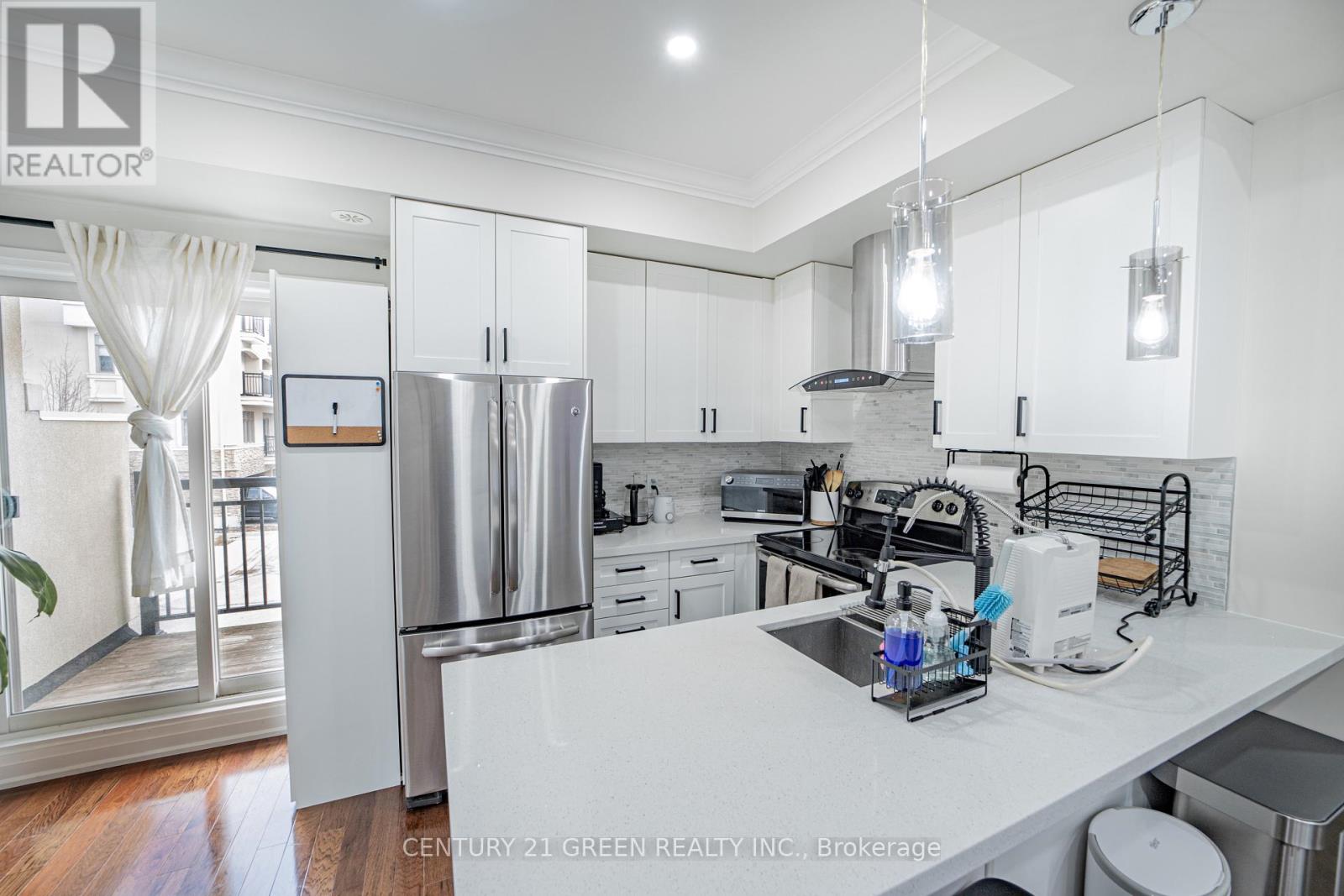 #5 3071 CAWTHRA ROAD - 32