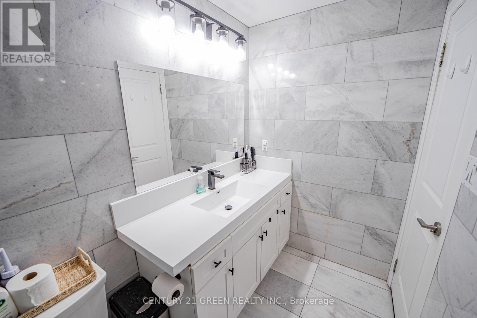 #5 3071 CAWTHRA ROAD - 48
