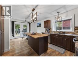 Primary Bedroom - 455 Laurier Drive, Kamloops, BC V1S1C2 Photo 6
