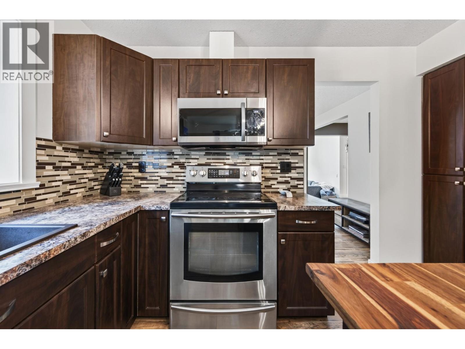 455 Laurier Drive - 9