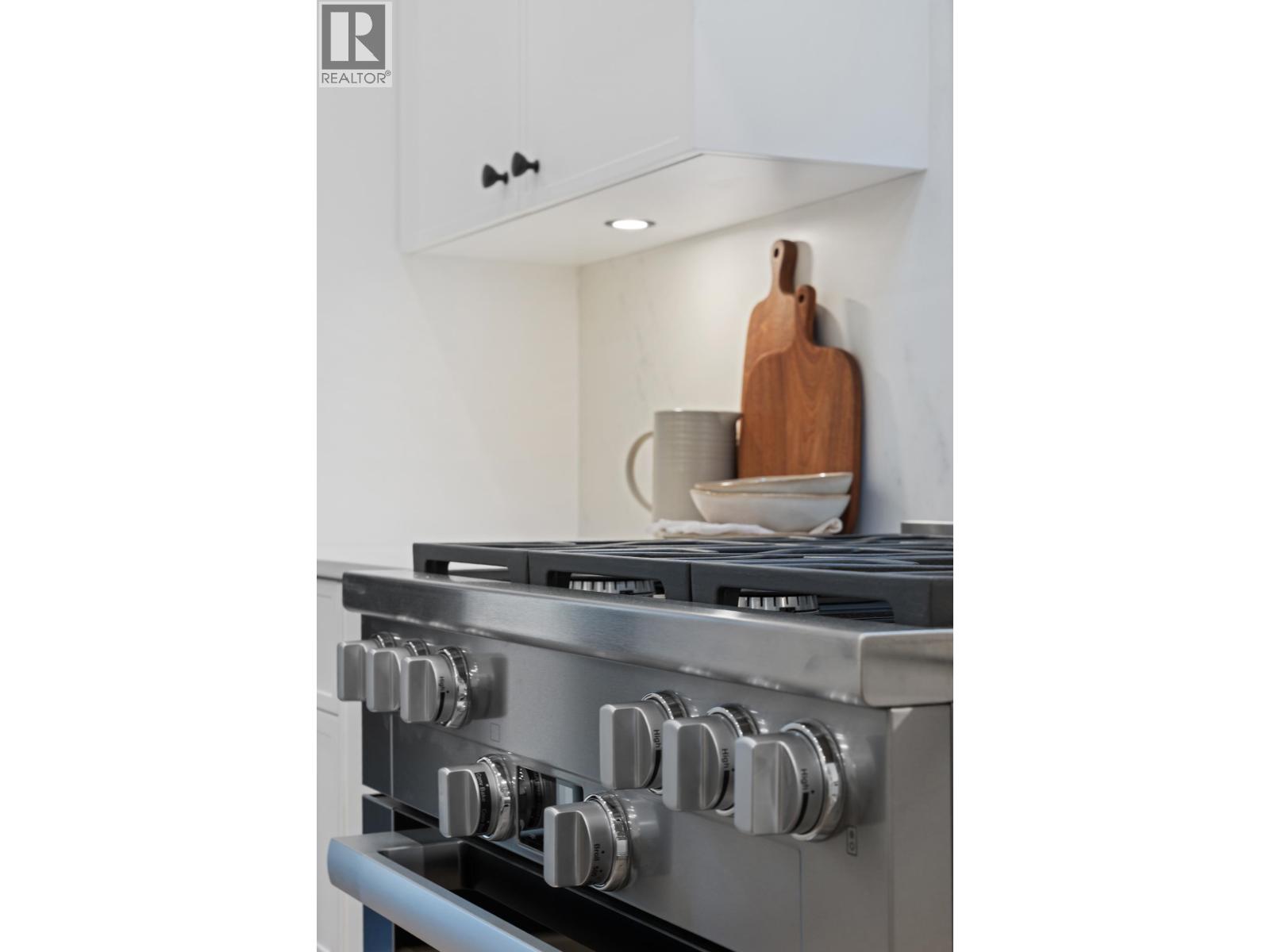 1 2846 W 12TH AVENUE, Vancouver