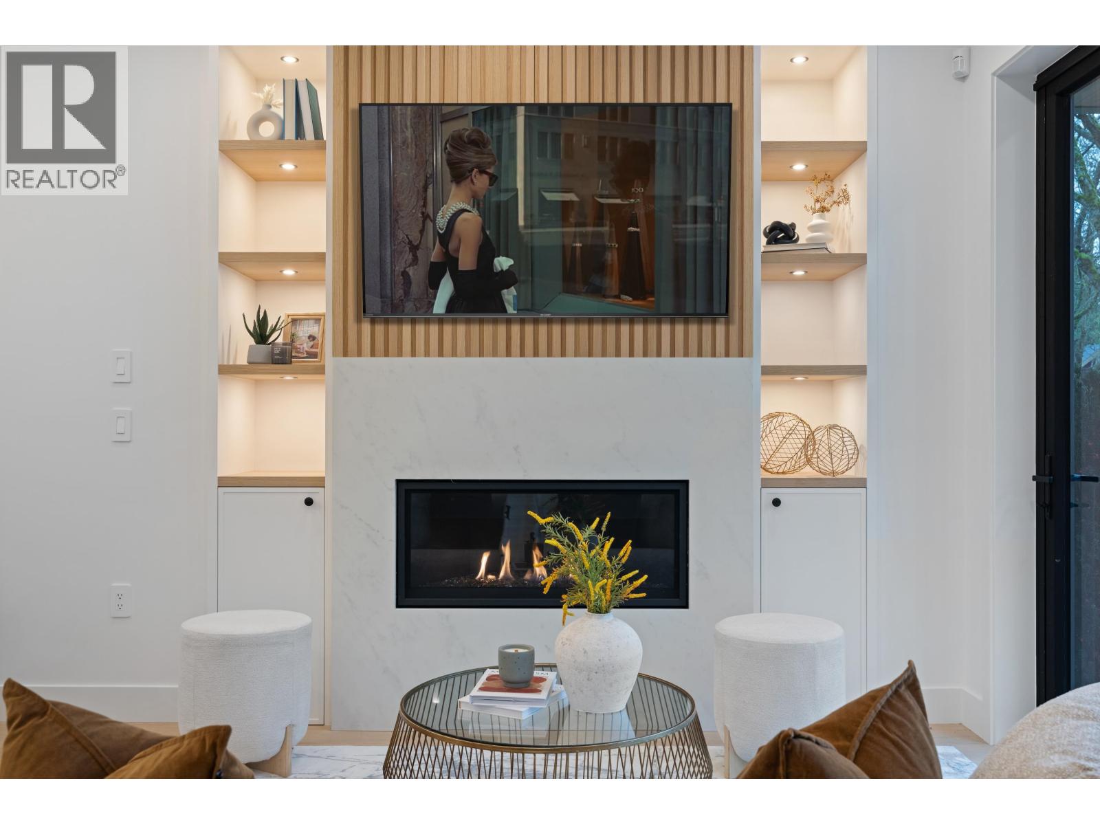 1 2846 W 12TH AVENUE, Vancouver