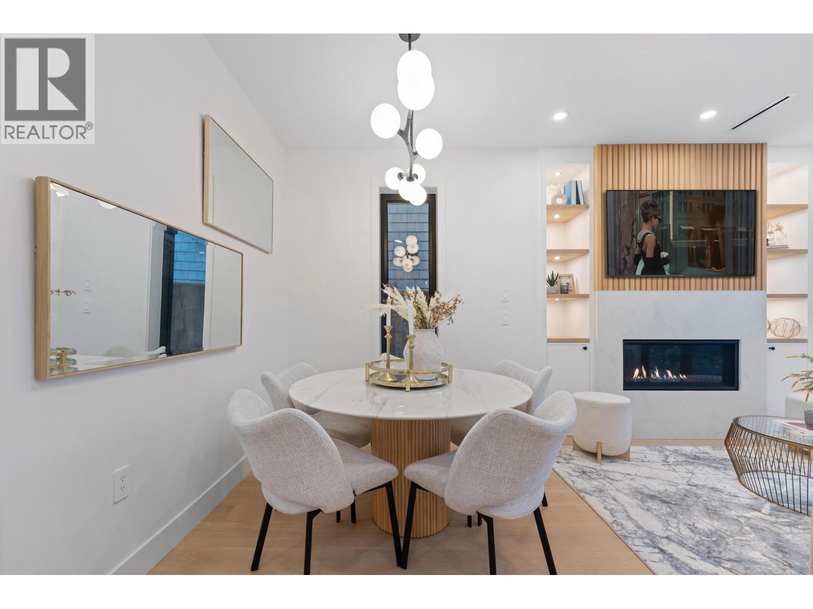 1 2846 W 12TH AVENUE, Vancouver
