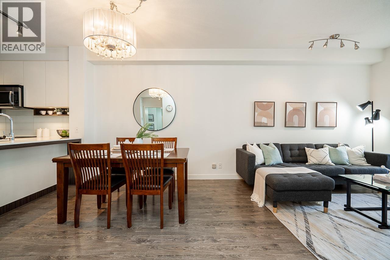 313 553 FOSTER AVENUE, Coquitlam