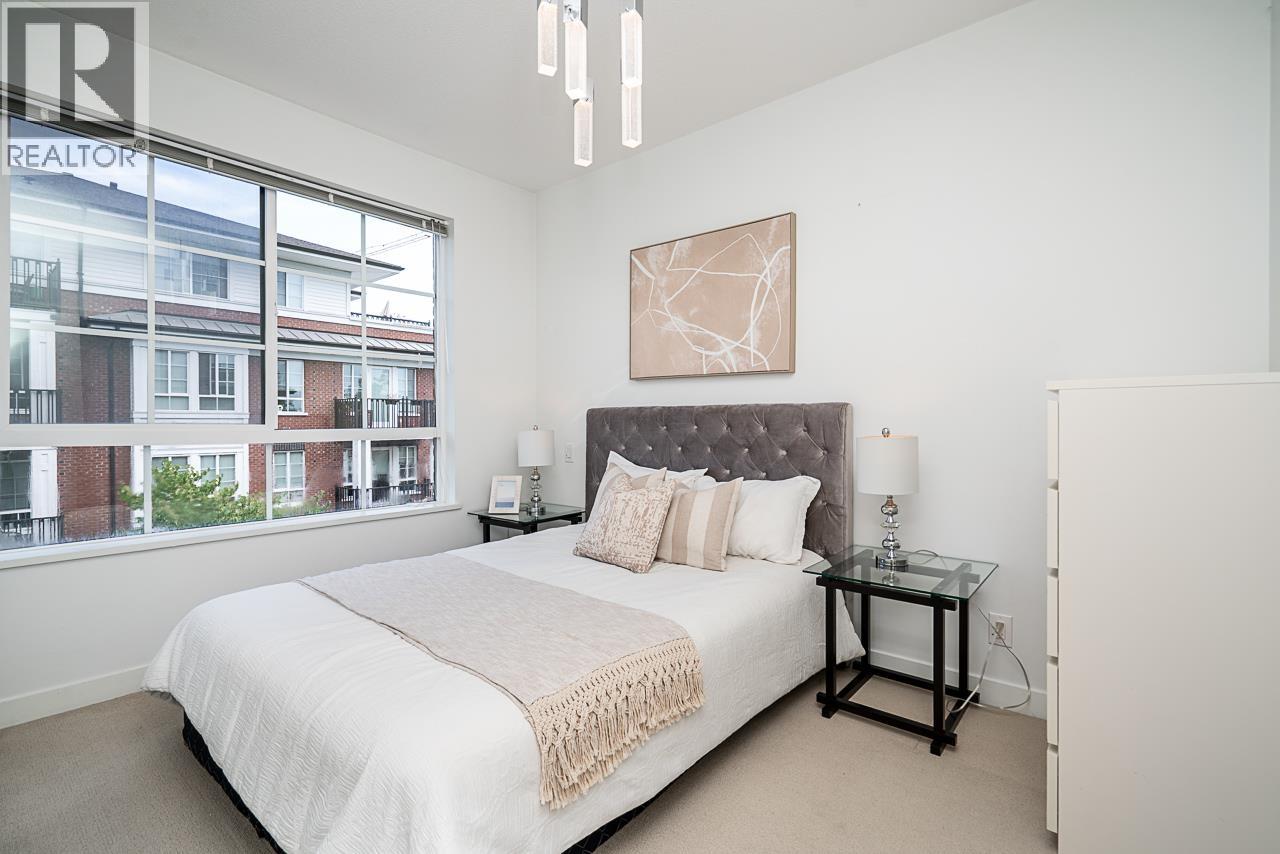 313 553 FOSTER AVENUE, Coquitlam