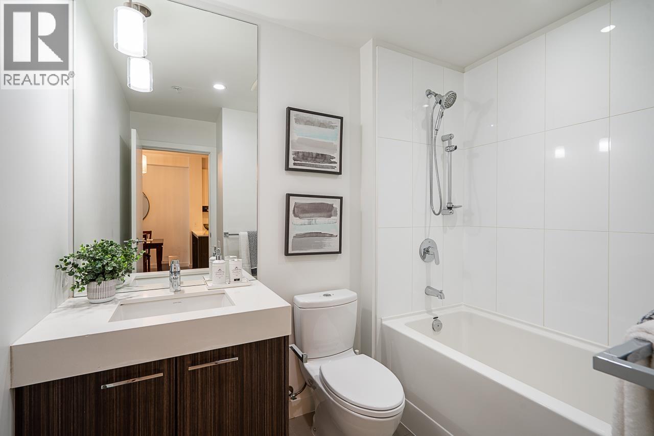 313 553 FOSTER AVENUE, Coquitlam