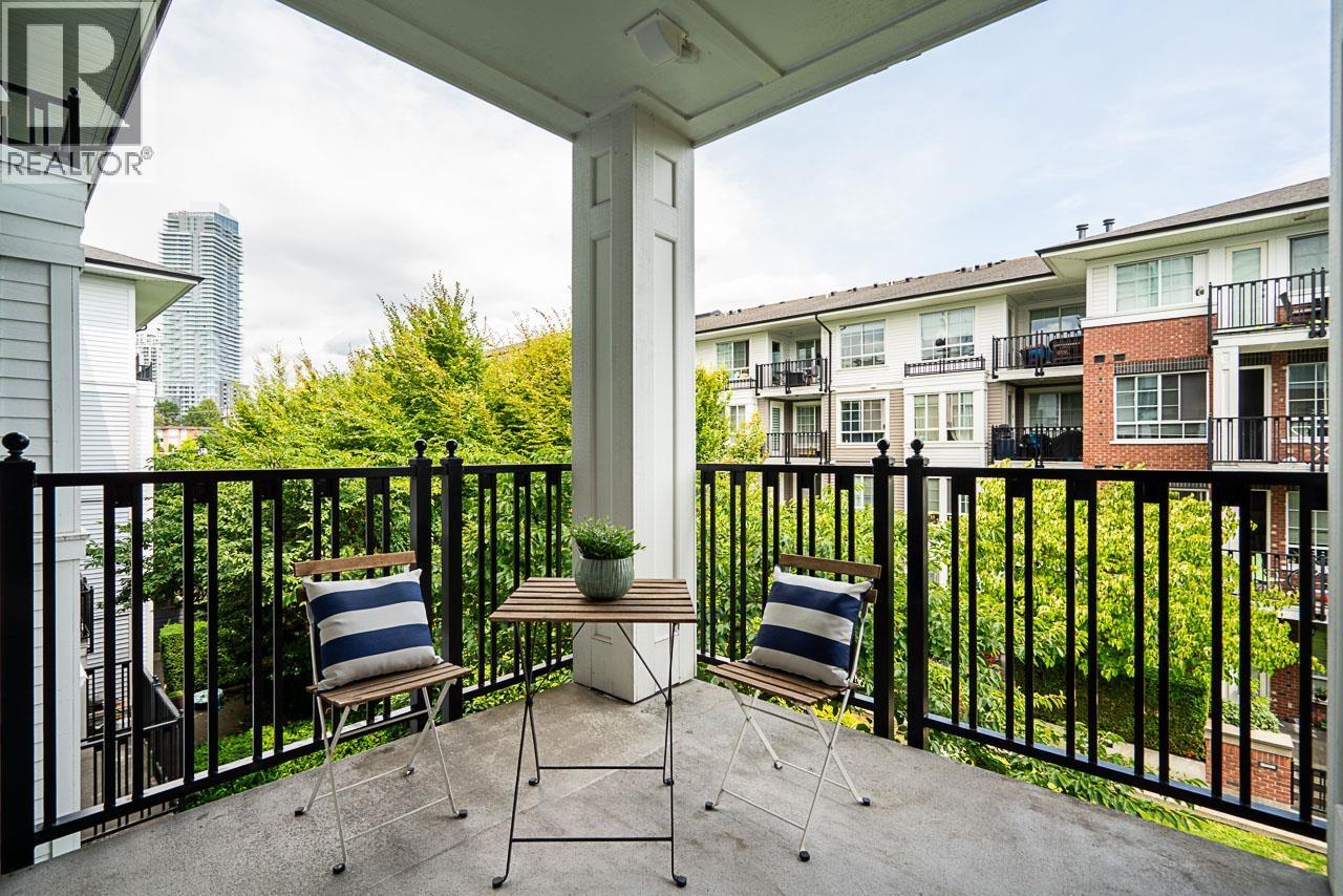 313 553 FOSTER AVENUE, Coquitlam