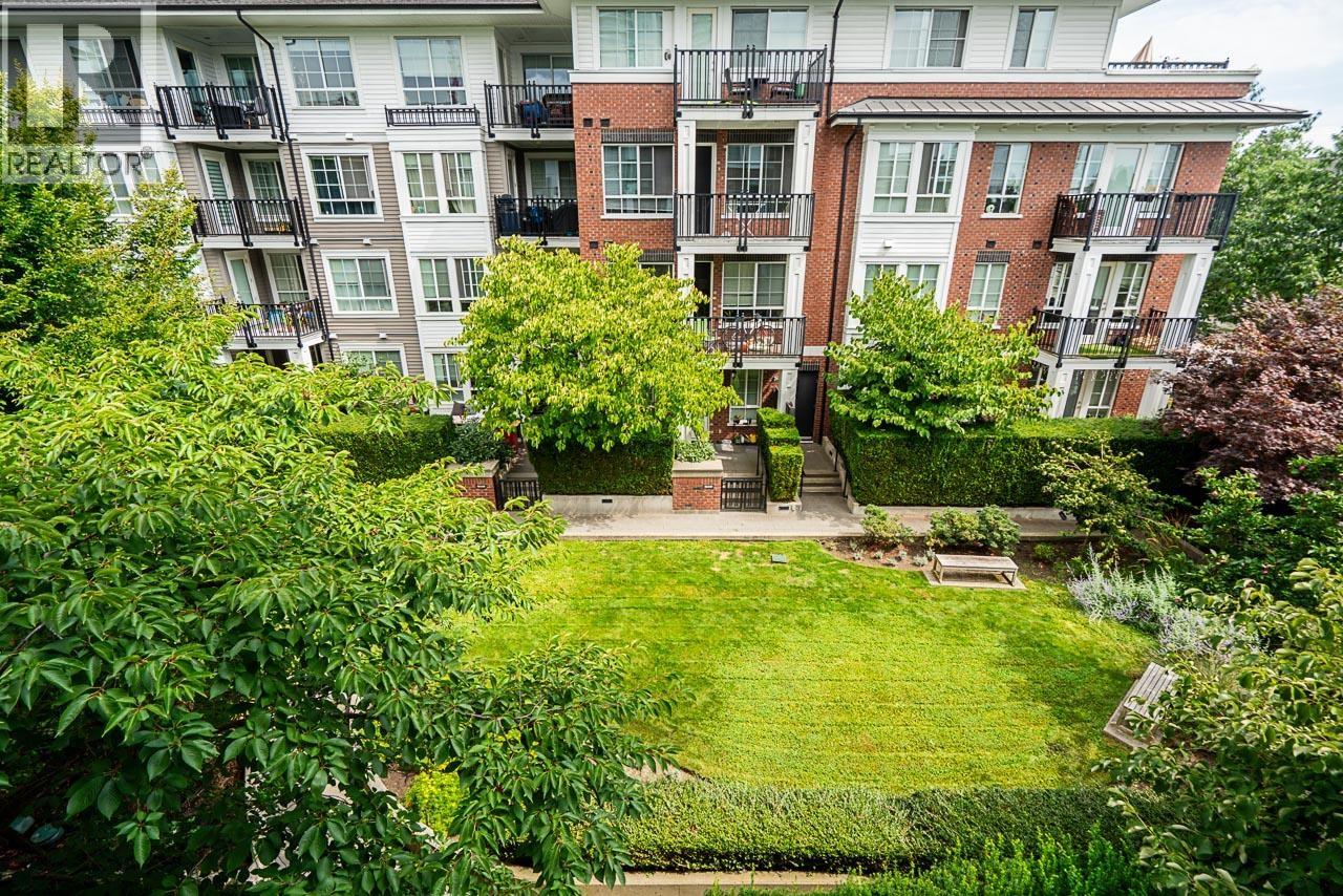 313 553 FOSTER AVENUE, Coquitlam