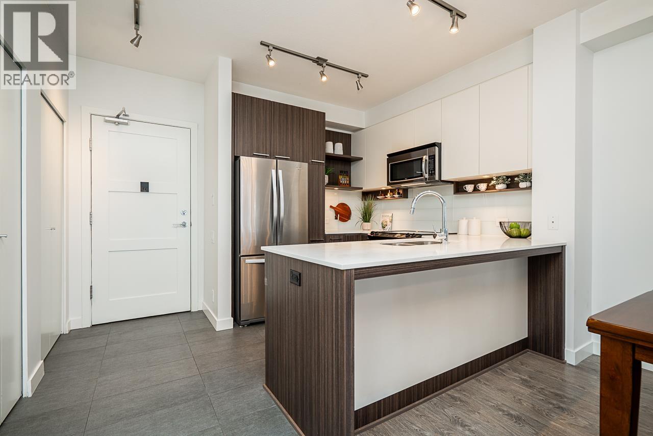 313 553 FOSTER AVENUE, Coquitlam