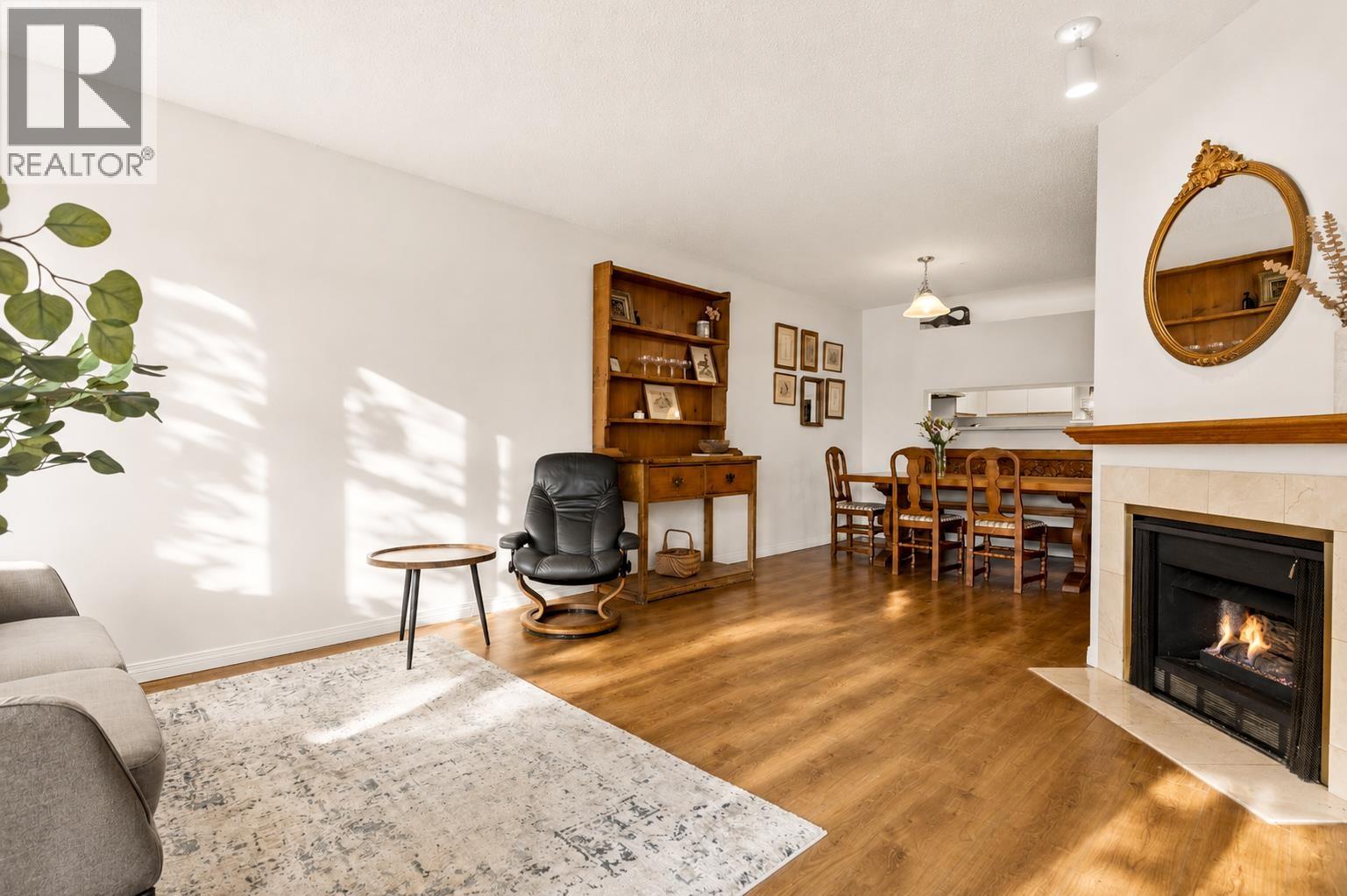 307 2800 CHESTERFIELD AVENUE, North Vancouver