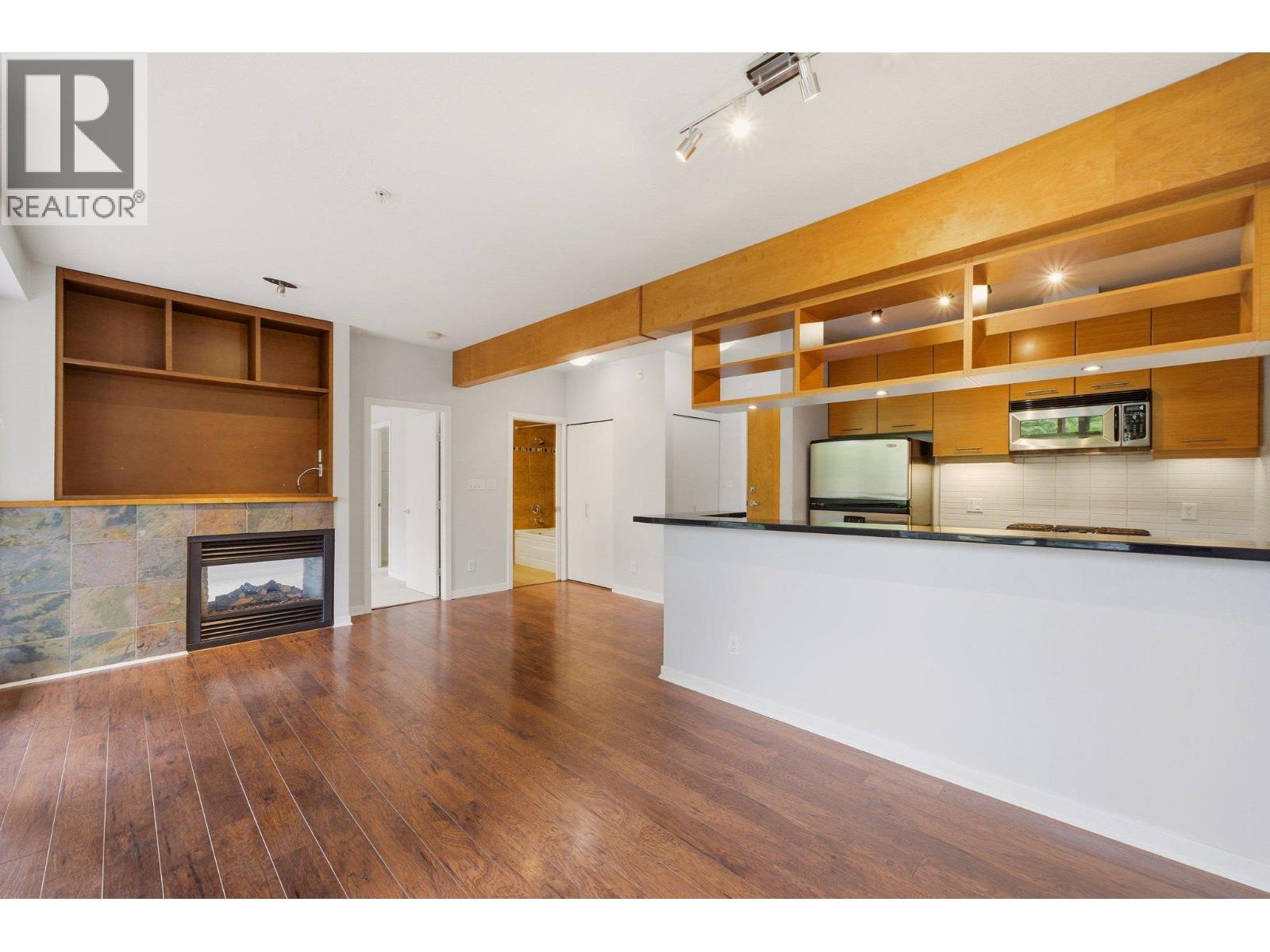 318 560 RAVEN WOODS DRIVE, North Vancouver