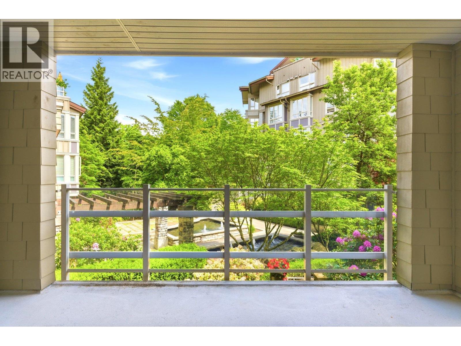 318 560 RAVEN WOODS DRIVE, North Vancouver