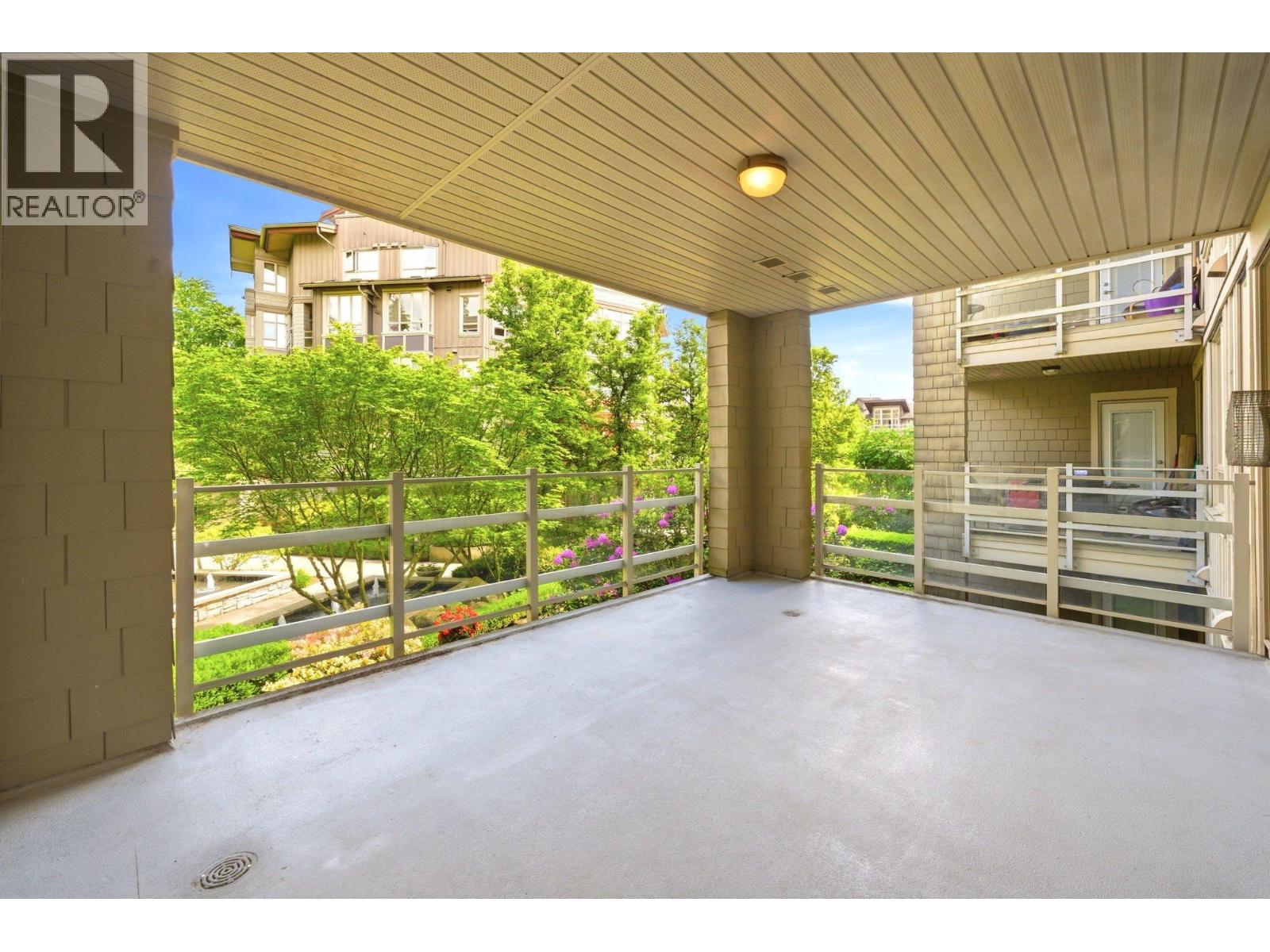 318 560 RAVEN WOODS DRIVE, North Vancouver