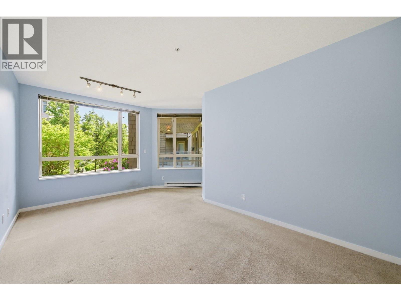318 560 RAVEN WOODS DRIVE, North Vancouver
