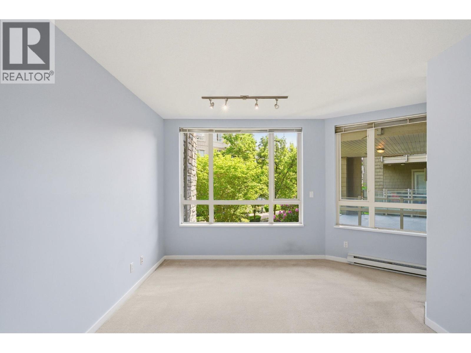 318 560 RAVEN WOODS DRIVE, North Vancouver