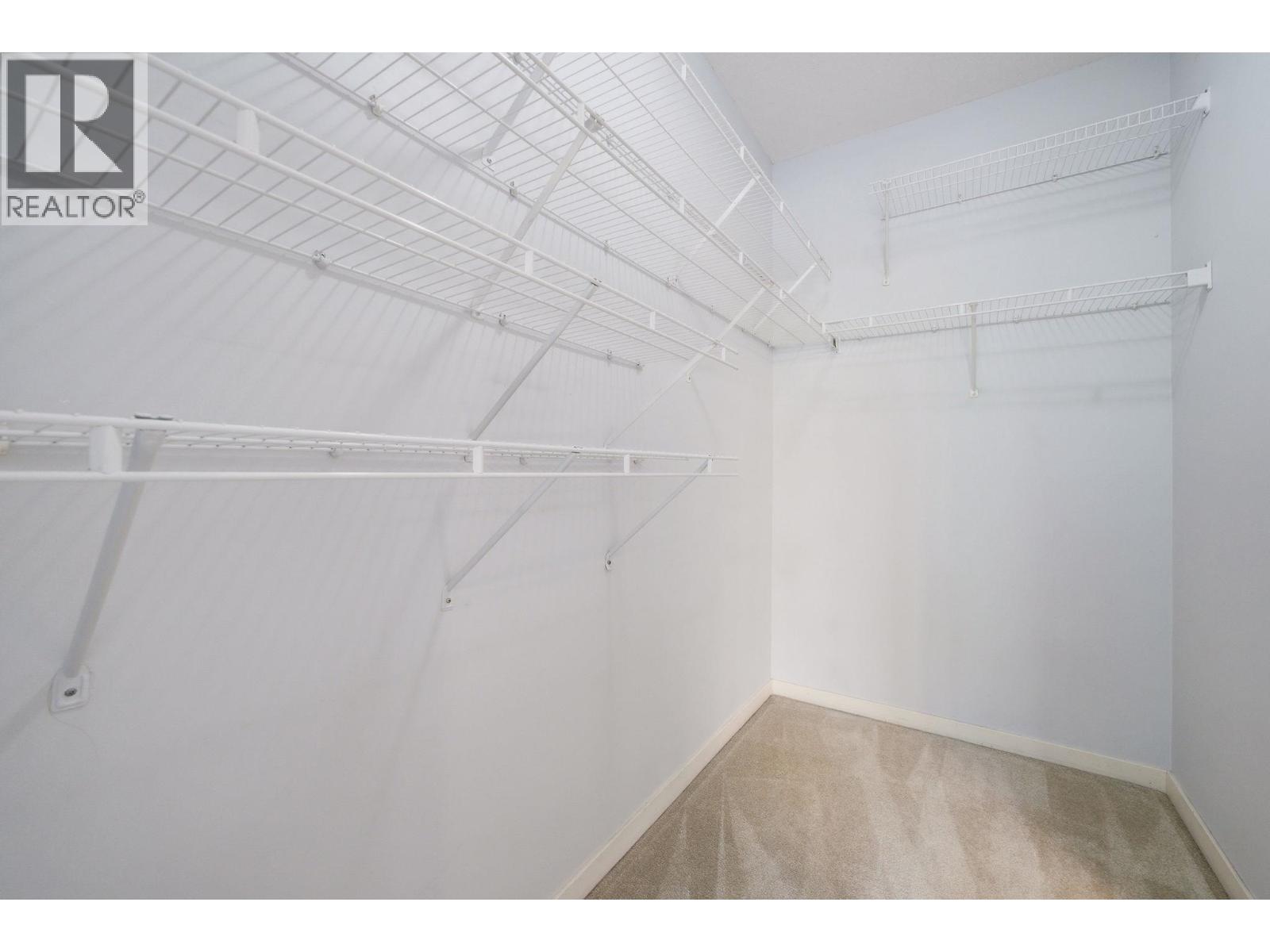 318 560 RAVEN WOODS DRIVE, North Vancouver