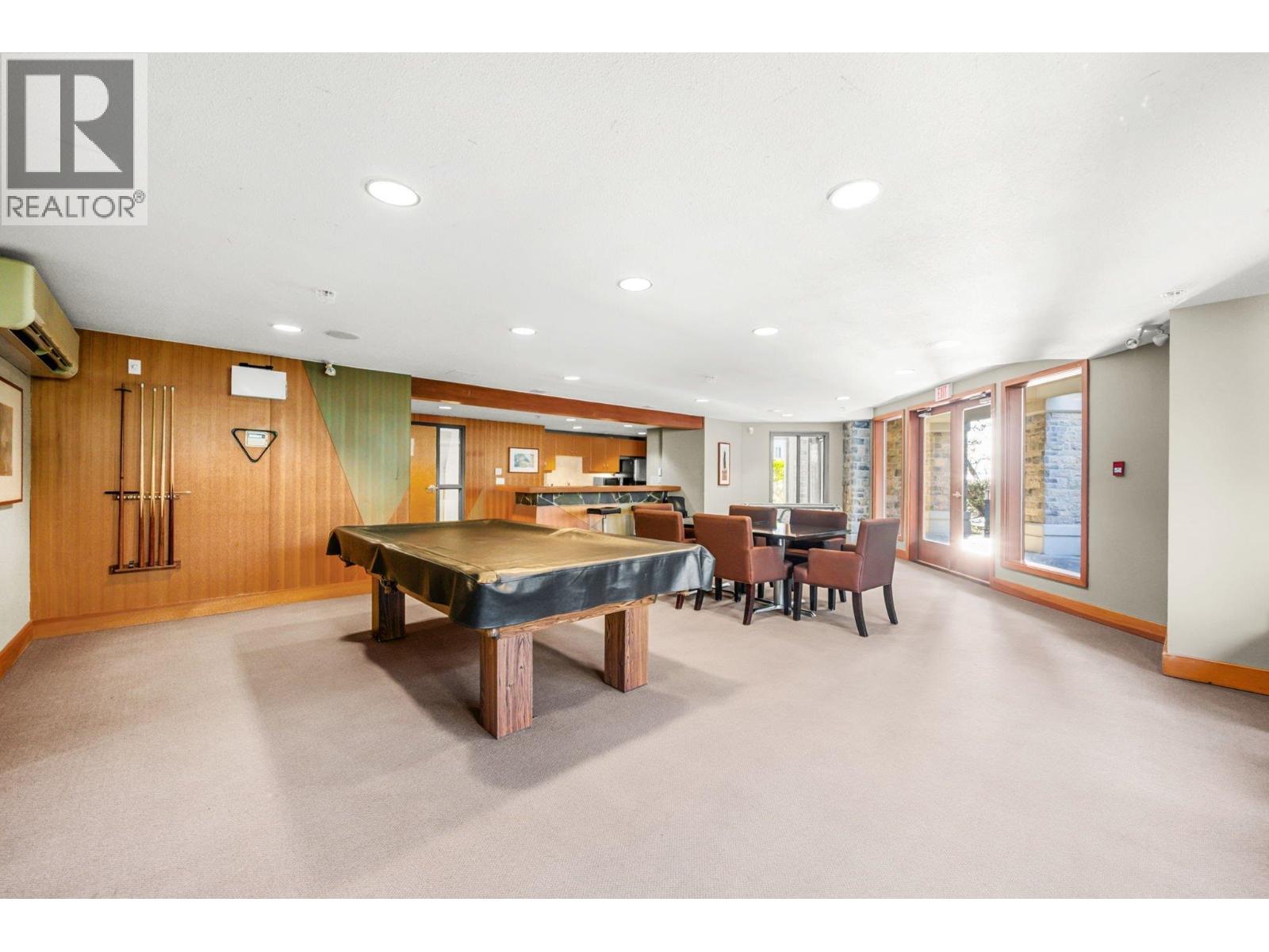 318 560 RAVEN WOODS DRIVE, North Vancouver