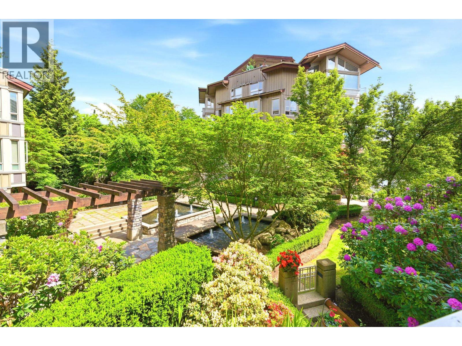 318 560 RAVEN WOODS DRIVE, North Vancouver