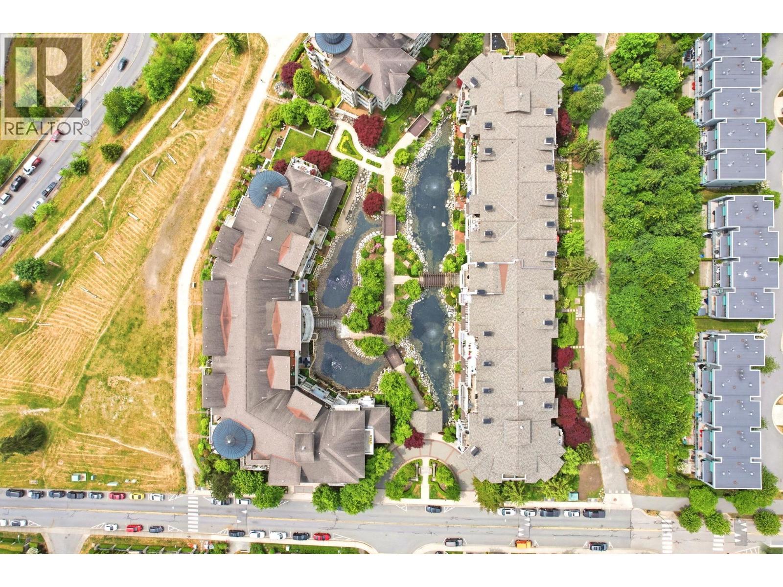 318 560 RAVEN WOODS DRIVE, North Vancouver