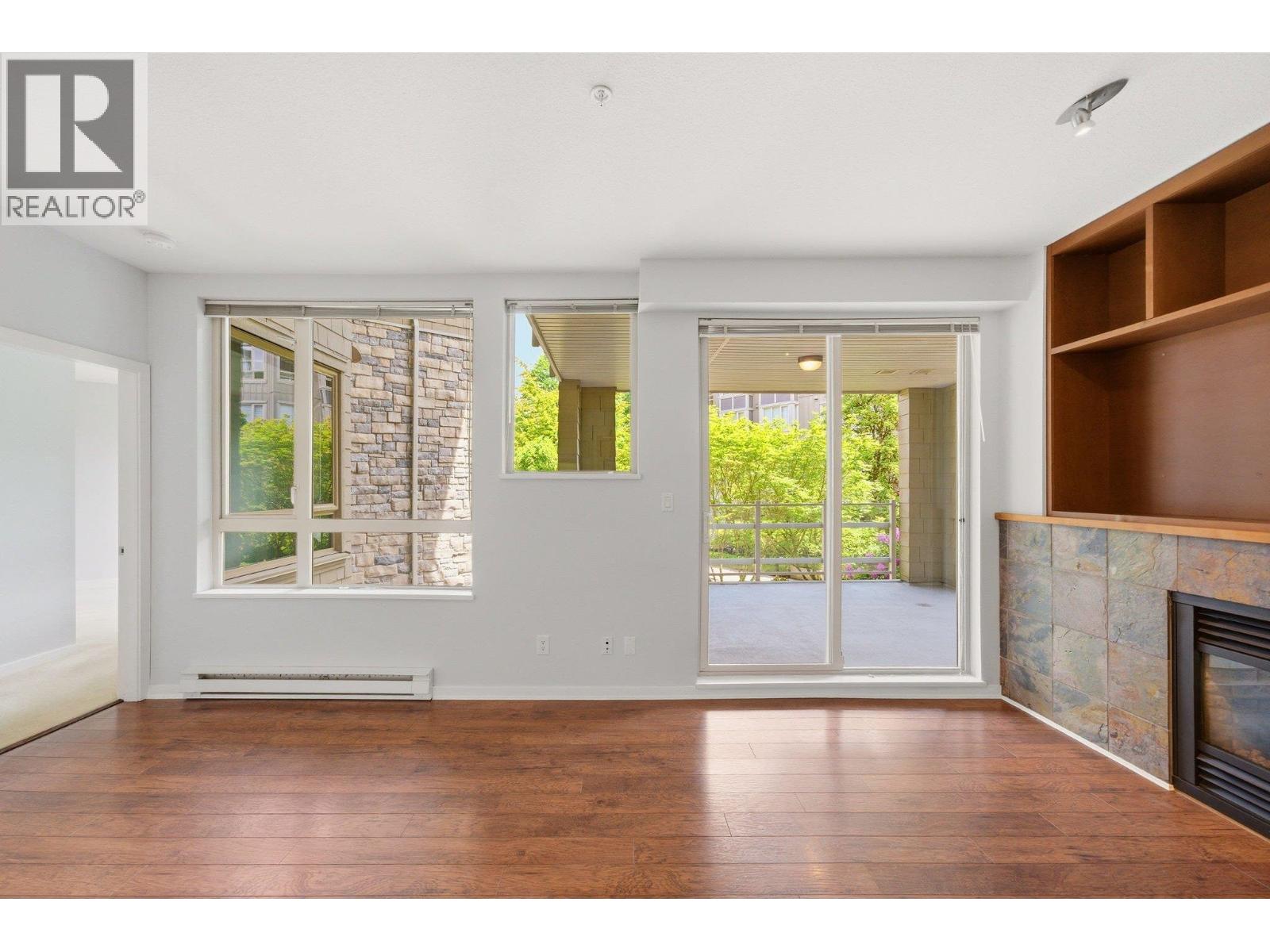 318 560 RAVEN WOODS DRIVE, North Vancouver