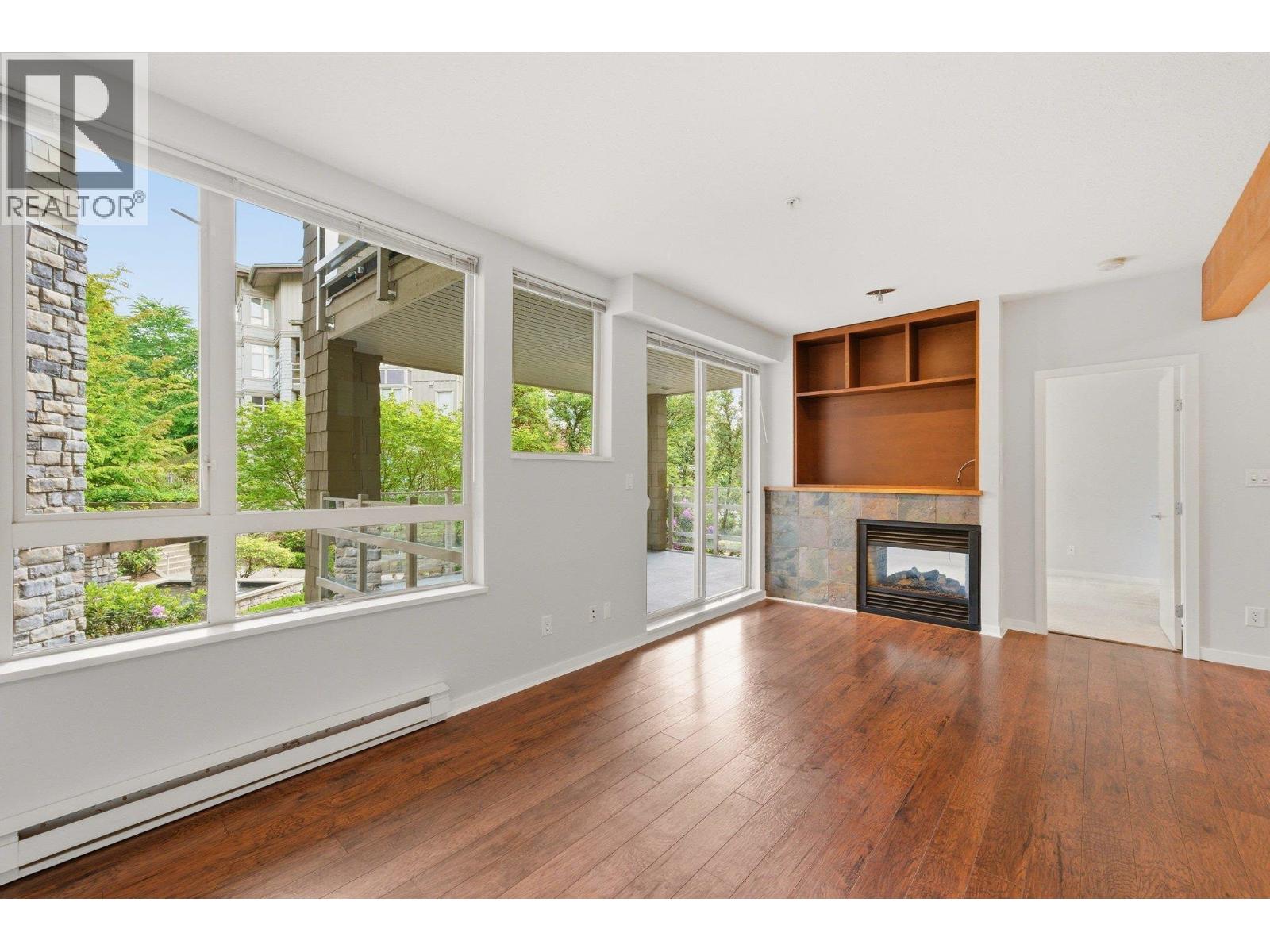 318 560 RAVEN WOODS DRIVE, North Vancouver