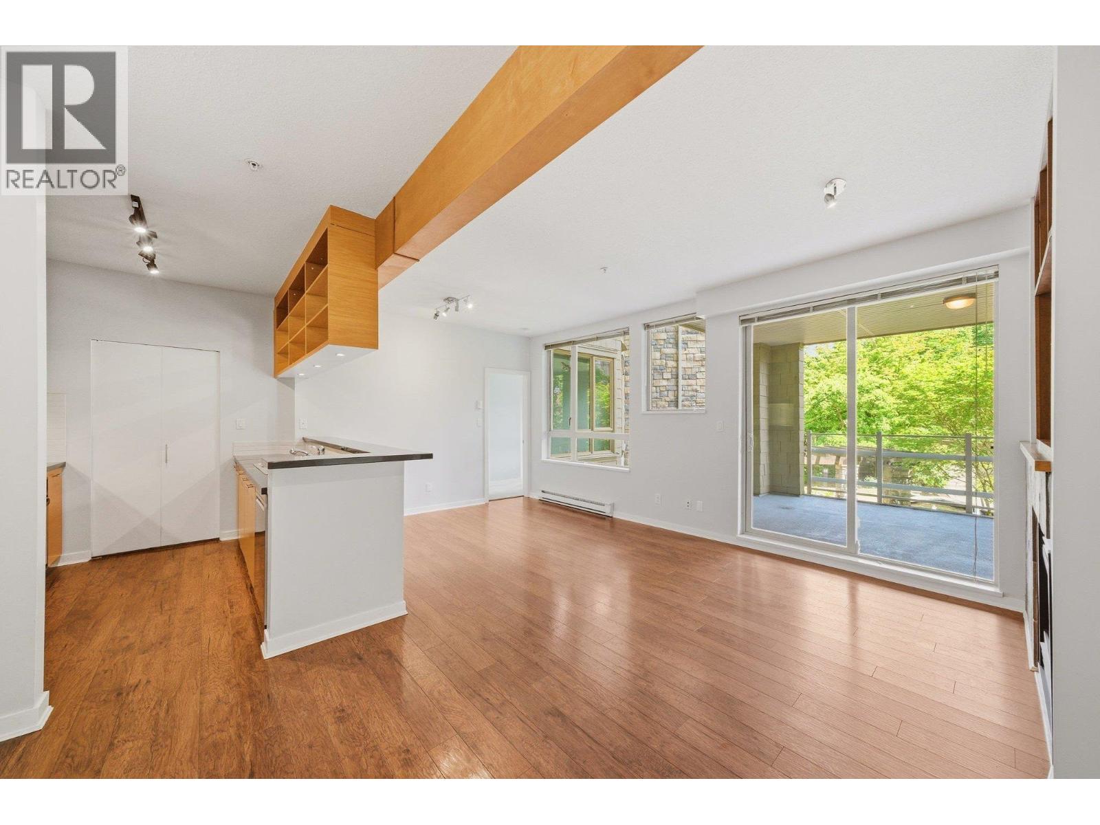 318 560 RAVEN WOODS DRIVE, North Vancouver