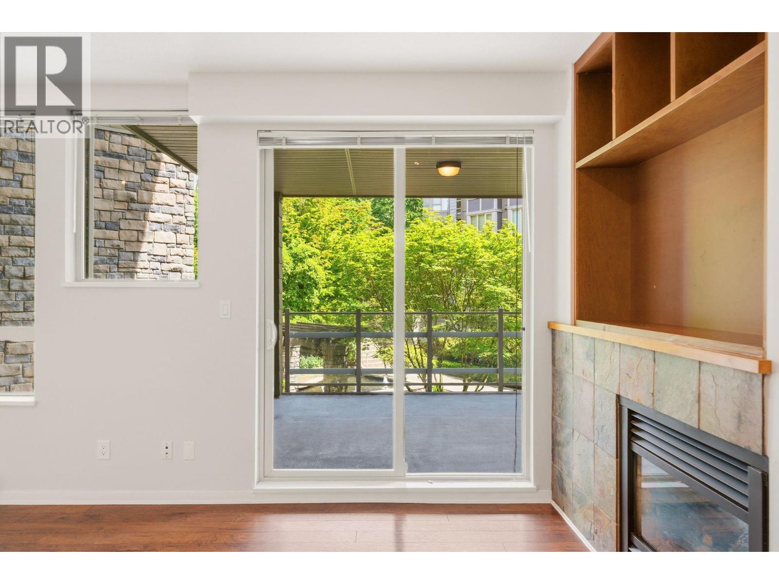 318 560 RAVEN WOODS DRIVE, North Vancouver