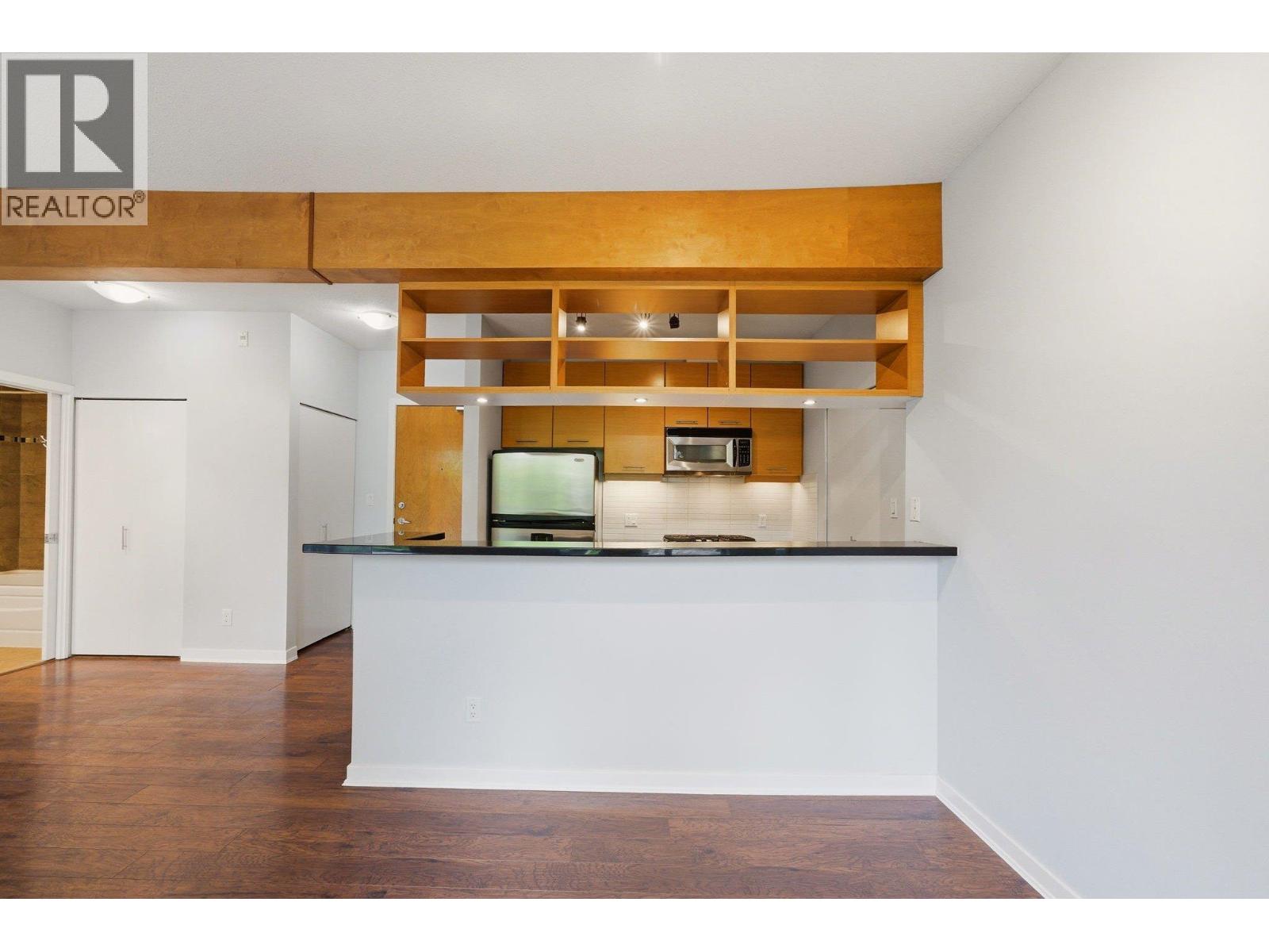 318 560 RAVEN WOODS DRIVE, North Vancouver